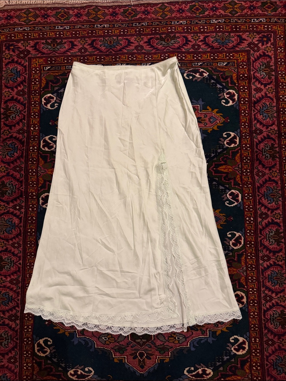 Divided White Lace-Trim Pencil Skirt
